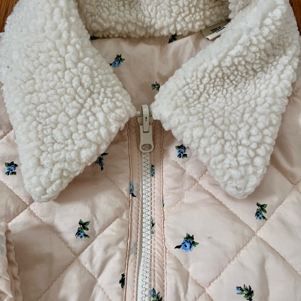Levi’s Floral Quilted Puffer Jacket with Sherpa Collar, S - Picture 3 of 6